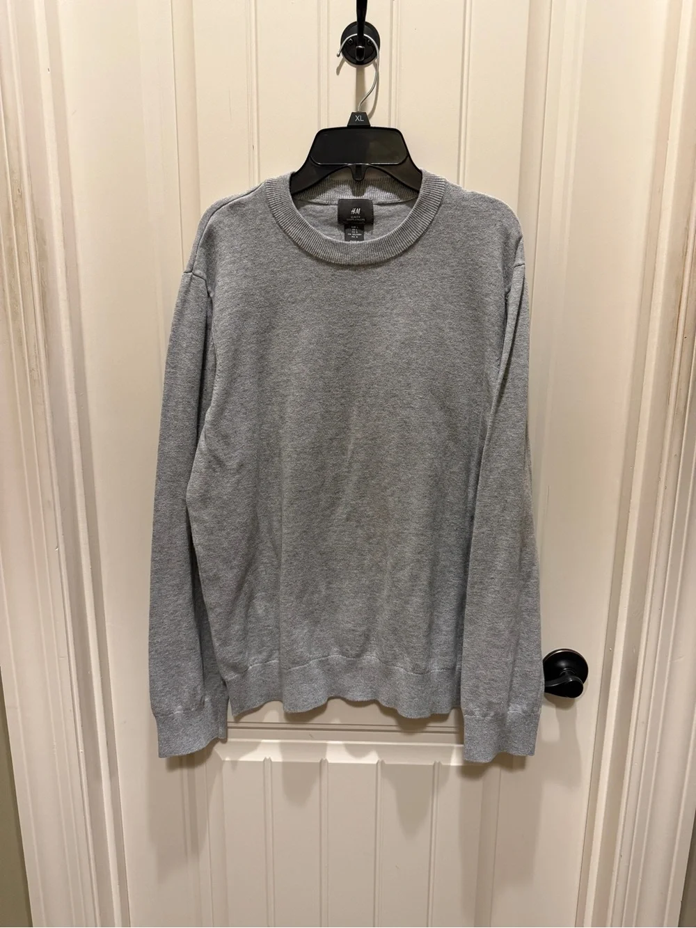 H&M Men's Gray Crewneck Sweater - Classic Knit